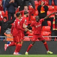 Liverpool gagne à domicile